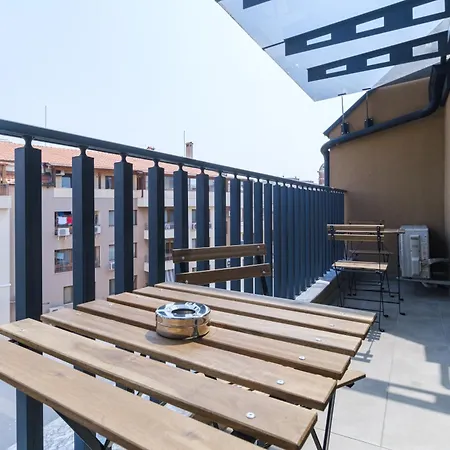 Ldv 13 Free Private Parking *