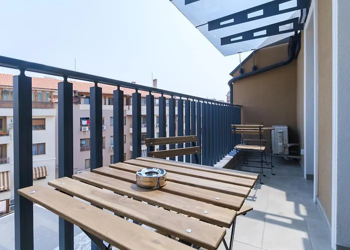 Ldv 13 Free Private Parking *