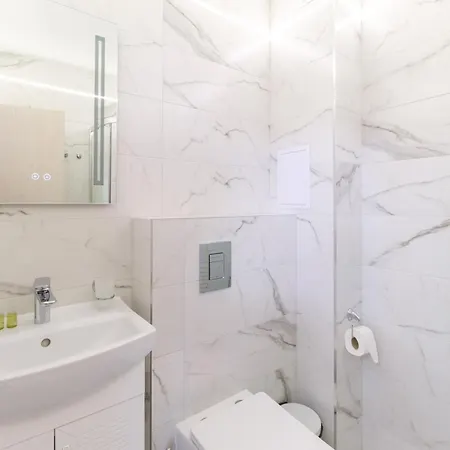Ldv 13 Free Private Parking Apartment